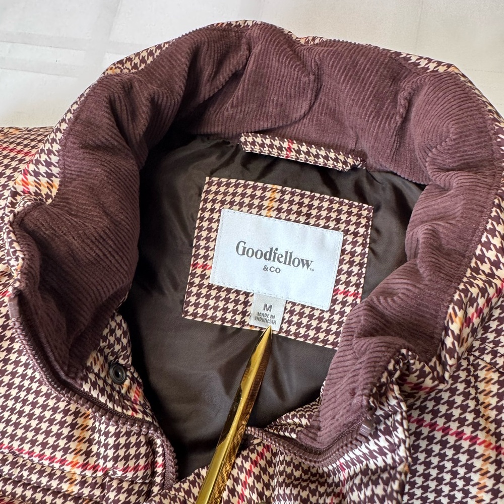 Goodfellow & Co Brown and Red Puffer Vest - Picture 4 of 7